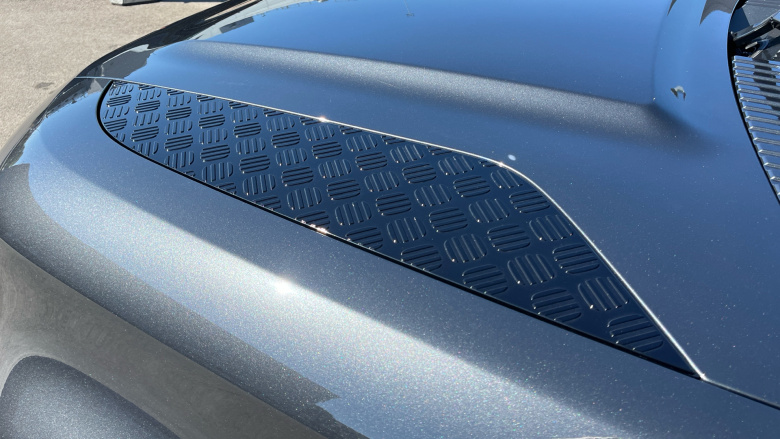 Land Rover Defender 3.0 D350 X-Dynamic SE 110 5dr Auto Diesel Estate